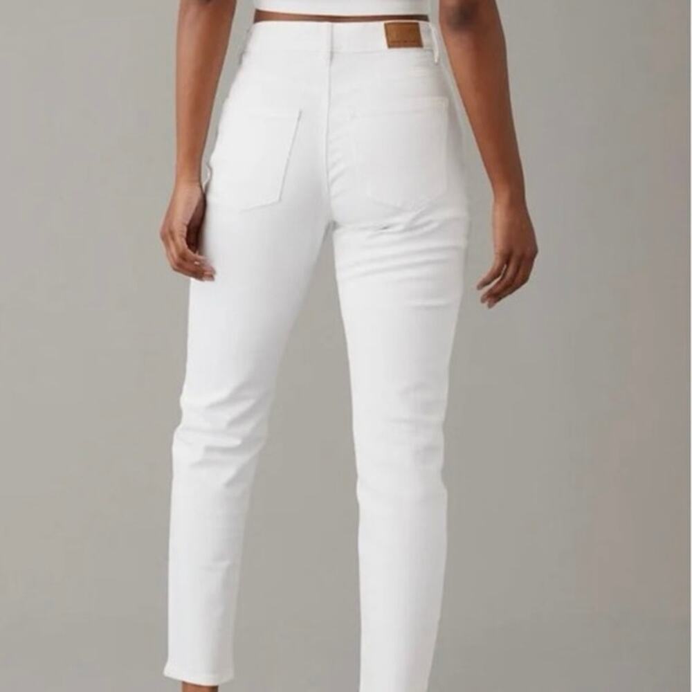 NWOT American Eagle AEO White Mom Jean Size 4 Long
